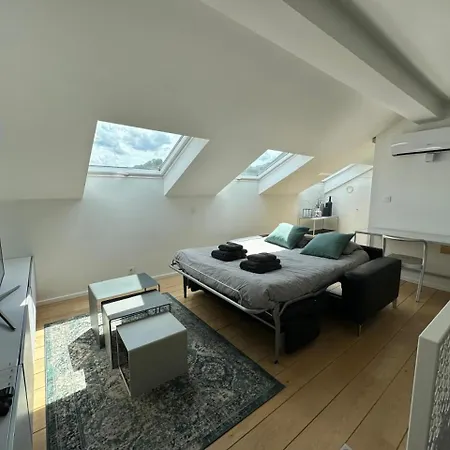 Next To The Main Train Station - 3rd Floor Liège
