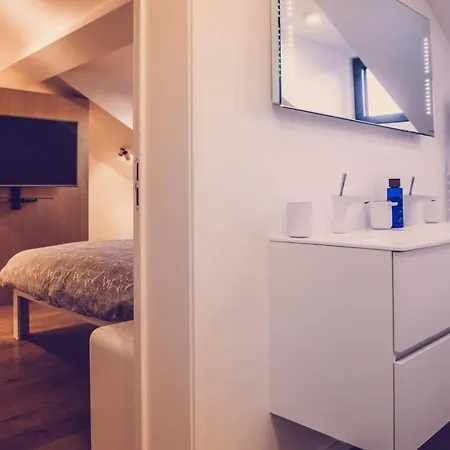Next To The Main Train Station - 3rd Floor Appartement Luik