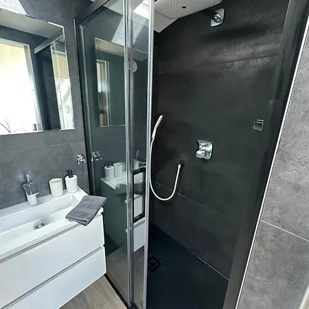Appartement Next To The Main Train Station - 3rd Floor Luik